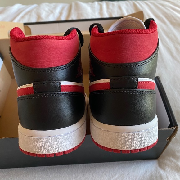 Air Jordan 1 Mid 'Black Gym Red' 554724-122 - Picture 3 of 12